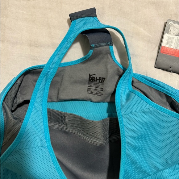 NIKE tank top NWT, size L - Picture 6 of 6